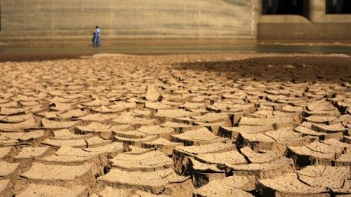 巴西圣保罗遭遇84年来最严重干旱当局要求限水